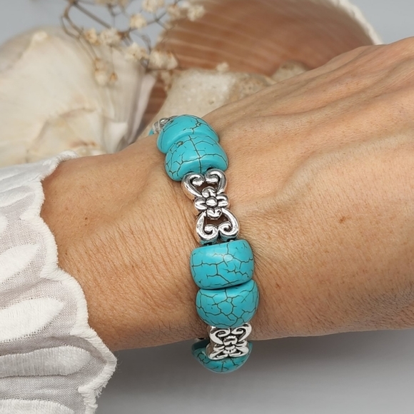 Natural Blue Hawolite Stones Silver plated Bracelet - Picture 4 of 5